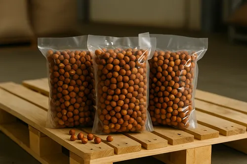 Bulk roasted hazelnut kernels in packaging